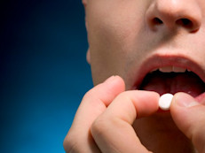 No importa si no los tomaste juntos: de acuerdo con la Dra. Lindsey Marcellin, de la Universidad de Georgetown, “La insulina y las drogas para la diabetes permanecen en la sangre mucho tiempo; si bebiste en exceso, pueden reaccionar con el alcohol hasta 24 horas después de haber tomado".