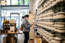 Hasta contar con evidencia científica significativa proveniente de ensayos en humanos, las personas interesadas en utilizar terapias a base de hierbas y suplementos deben tener mucho cuidado. No abandones ni modifiques tus medicamentos o tratamientos, antes habla con el doctor sobre los potenciales efectos de las terapias alternativas o complementarias.