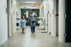 A pesar de las condiciones sanitarias, una de las infecciones más comunes por hongos en el torrente sanguíneo ocurre en pacientes hospitalizados. El origen es la cándida, un hongo que suele vivir en el tracto gastrointestinal y en la piel sin causar problemas, aunque cuando llega a la sangre produce infecciones.