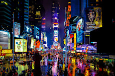 Es esencial para regular el sistema hormonal que la habitación esté a oscuras. La intensidad de la luz artificial por la noche en las ciudades no ayuda a regular el ciclo natural del sueño. Esta característica propia de nuestra época ha cambiado los patrones del dormir.