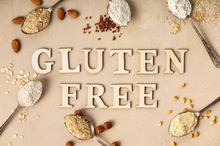 Comer sin gluten puede estar de moda, pero para muchas personas hacerlo es una necesidad para no sufrir daños en el intestino delgado, dolor abdominal, diarrea, depresión e irritabilidad. Esto se debe a que tienen celiaquía, una enfermedad autoinmune que surge debido a una intolerancia permanente al gluten. 