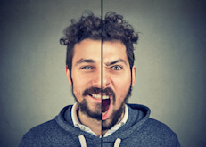 El enojo no siempre es una emoción negativa. Es más, suele convertirse en algo positivo, una señal de que algo está mal para los miembros de la familia. Si se canaliza adecuadamente abre la oportunidad de solucionar problemas llamando la atención de todos. El enojo por algo que haya sucedido en el entorno familiar demuestra a esos seres queridos que son importantes, pues nadie desperdiciaría energía o tiempo en alguien a quien no ama. 