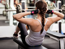 Existe la creencia de que el simple hecho de ir a mover los músculos del cuerpo es sinónimo de tonificación y quema de grasa. Aunque en parte lo es, solo alcances el objetivo si las rutinas del entrenamiento se hacen con intensidad.