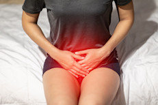 La candidiasis no se considera una enfermedad de transmisión sexual, ya que puede padecerse por las causas antes señaladas, sin haber tenido relaciones sexuales. Sin embargo, cuando una mujer tiene infección por Cándida puede transmitirla al hombre a través del sexo oral y/o vaginal, y este, a su vez, podrá retrasmitirla por vía sexual.