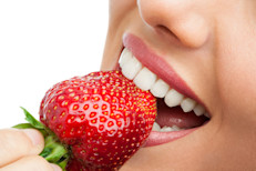 Además de ser importantes para ingerir alimentos, los labios son fundamentales para hablar. Los labios son una de las dos áreas que la lingüística señala como puntos de articulación que, en la boca y la garganta, ayudan a bloquear el aire que sale de los pulmones.