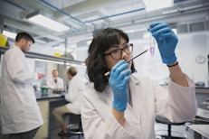 Podría ser la solución a la tuberculosis resistente a los medicamentos, enfermedad considerada como una grave amenaza. Especialistas del Instituto de Biología Estructural y Molecular de Birkbeck, Londres, identificaron compuestos derivados de un tipo de cebolla que pueden matar las bacterias que la causan.