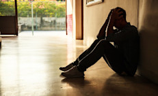 Se cree que esto es así y que las personas con problemas de salud mental pueden deshacerse de ellos si lo intentan. Realidad: los problemas de salud mental no tienen nada que ver con ser perezoso o débil y muchas personas necesitan ayuda para estar mejor. Los factores son: biológicos, las experiencias de vida o traumas y la herencia familiar.