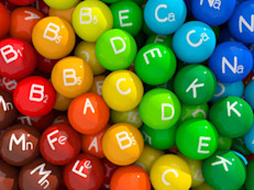 
Contiene el ácido fólico equivalente al 17% de la ingesta diaria recomendada y el  12% diario de la vitamina K, que promueve la formación de los huesos y previene el daño neuronal. Contiene vitaminas del complejo B esenciales para las funciones metabólicas y minerales como cobre, calcio, potasio, hierro, manganeso y fósforo.

