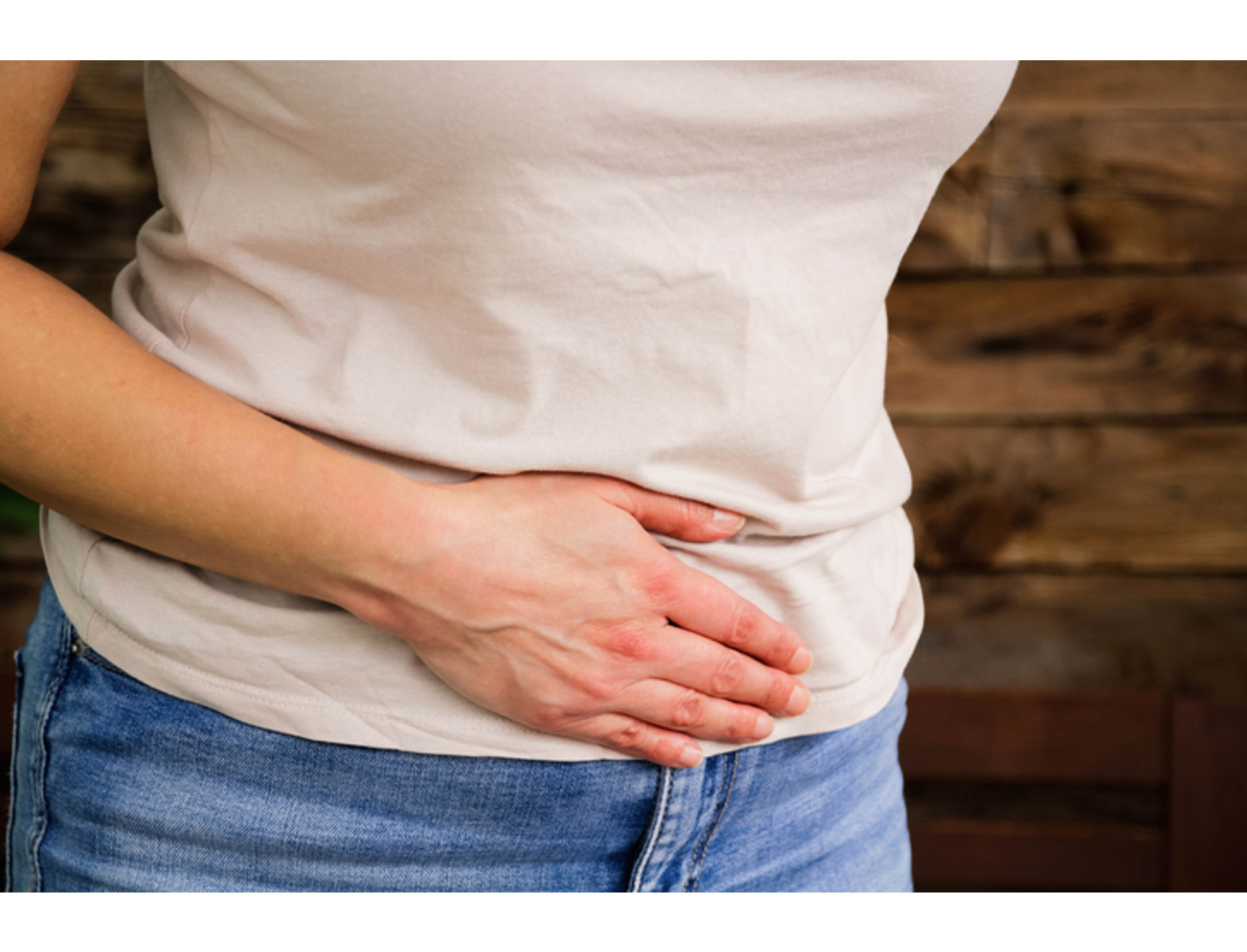 Muchas veces podemos olvidarlo o simplemente ignorarlo, pero nuestro organismo es sabio, y cuando mantenemos hábitos alimenticios poco saludables, nos envía señales, como hinchazón, dolor e incomodidad, que indican que es momento de desintoxicar el estómago.