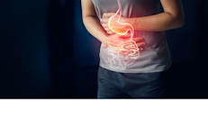 Las hemorroides internas son indoloras. Pueden causar sangrado intermitente, generalmente con los movimientos intestinales y, a veces, secreción de moco. Las hemorroides internas también pueden provocar prolapso, lo que significa que pueden sobresalir fuera del ano, donde aparecen como pequeñas masas similares a uvas. 

