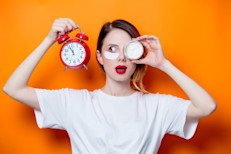 Algunas mujeres creen que para lucir una piel tersa y saludable, deben gastar todos sus ahorros en cremas costosas. Sin embargo, esto no tiene que ser así. Algunos consejos y cuidados básicos te ayudarán a mejorar la piel y tener un cutis envidiable. Te damos 10 ideas...