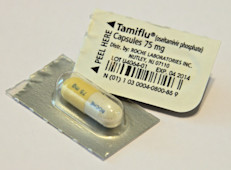 Los medicamentos antivirales como el Tamiflu pueden disminuir los síntomas y acortar la duración de la enfermedad. Pero la mayoría de las personas que contraen gripe no necesitan medicamentos antivirales. Sin embargo, aquéllas con síntomas agudos de la gripe y que tienen un alto riesgo de sufrir complicaciones graves, deben recibir tratamiento lo antes posible con medicamentos antivirales.