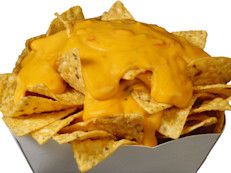 Son el enemigo público número 1 de la dieta. Por ejemplo, una porción media de nachos con queso tienen más de 600 calorías y de 1,600 miligramos de sal. Todo dicho. Los CDC sugieren optar por snacks vegetales y frutales... para no terminar el verano con libras de más.