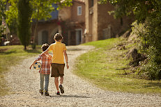 Esta distancia entre el problema y uno mismo no significa falta de amor, frialdad sentimental o poco cariño sino que se está tratando de encontrar la mejor solución para todos, y algo importante: ponerse en el lugar de la otra persona, practicar la empatía, conceder el beneficio de la duda. 