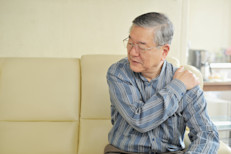 The second‑most well‑known sign is pain in an arm, but you might also experience pain in both arms or in your back, neck, jaw, and stomach. Other common indicators of a heart problem are pain in the legs or pain caused by swelling (edema).