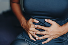 Por este motivo, las legumbres se terminan descomponiendo por fermentación bacteriana en el colon, causando flatulencias e hinchazón. Los expertos aconsejan consumirlas como guarnición, para incluirlas en pequeñas porciones, pero aún poder aprovechar todos sus beneficios.