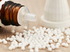 La Federación Mundial de la Hemofilia ha emitido una notificación sobre las precauciones a considerar en relación a dos productos homeopáticos de venta a través de internet, con el argumento de ser eficaces. Wilbrintin y Willetab, ambos productos compuestos por una preparación diluida de hierbas y sustancias químicas como cloruro de amonio y nitrato de potasio, no cuentan con pruebas clínicas concluyentes para apoyar su utilización.
