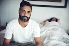 El terapeuta Ian Kerner escribió en una nota publicada en CNN que “un número cada vez mayor de chicos más jóvenes se están quejando de problemas sexuales, como disminución de la libido y problemas de erección, más comunes en hombres mayores”.