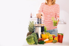 Ya sean frescas, congeladas o enlatadas: las frutas y verduras tienen una alta calidad nutricional y baja densidad energética. Comer la cantidad recomendada produce beneficios para la salud, incluida la reducción del riesgo de cáncer y enfermedad coronaria, además de ayudarte a adelgazar.