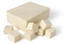 La soya es la base de una gran cantidad alimentos procesados, como la leche de soya, hamburguesas de soja, tofu (queso fresco elaborado de leche de soya cuajada), miso, aceites, harinas o tempeh, que se consigue al fermentar la soja junto al hongo Rhizopus oryzae.