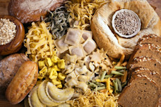 Falso. Los carbohidratos (conocidos como “carbs”) son la principal fuente de energía. Por eso, no hay que restringirlos para perder peso sino saber elegir los mejores carbohidratos, que son aquellos que aportan energía y también son ricos en nutrientes…