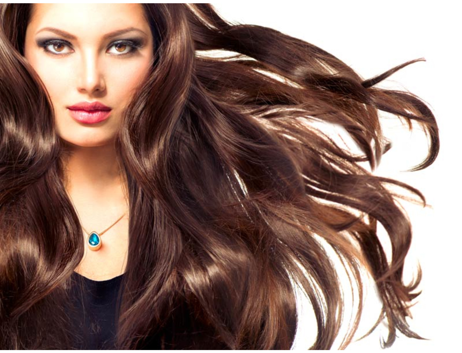 El pelo largo sin duda tiene un encanto único, y aunque es cuestión de tiempo y paciencia para que crezca, hay quienes prefieren resultados lo más pronto posible. Aquí te damos algunos remedios caseros que te pueden ayudar a nutrir tu cabello y hacerlo crecer de forma saludable. Mira cómo hacer para que luzca hermoso y abundante.