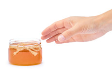 Esta miel tiene una potente actividad contra las bacterias resistentes a los antibióticos que causan varias infecciones que ponen en peligro la vida de los seres humanos. Sin embargo, no todas tienen el mismo poder, y esto se debe al origen de las diferentes fuentes del néctar.