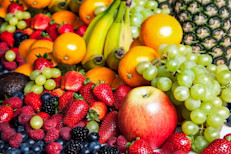 "La gente a menudo dice que la fruta tiene demasiada azúcar o carbohidratos", dice la Dra. Kate Patton. "La verdad es que la fruta es densa en nutrientes. Junto con una forma natural de azúcar llamada fructosa, la fruta proporciona fibra, vitaminas, minerales y fitonutrientes" agrega.