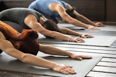 Si hay una manera efectiva de relajarte, mientras ejercitas y fortaleces tu cuerpo, es el yoga. Mira todo lo que esta práctica puede hacer por tu salud.

