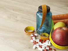 Y peor aún, pueden provocar graves daños, advierten los funcionarios de la Administración de Drogas y Alimentos de EE.UU. (FDA). La agencia detectó y retiró cientos de productos que se vendían como suplementos dietéticos, pero que en realidad tienen ingredientes activos de fármacos recetados y no declarados.

