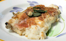 Si se toman dosis altas podría producirse una disminución de la actividad del sistema inmune y, por ende, limitar la capacidad para combatir infecciones. Otros efectos secundarios: eructos, mal aliento, náuseas, erupciones y sangrado de nariz. Tip: probar de tomar el aceite de pescado con las comidas o congelarlo antes de consumirlo. 