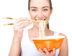 Cuando decides empezar una dieta para adelgazar o mantenerte en peso, recibes mucha información sobre los carbohidratos, pero no todo es cierto. ¿Cuál es la verdad? ¿Debería evitar los carbohidratos a toda costa, o sólo algunos? Conoce las respuestas de los especialistas en nutrición de Cleveland Clinic.