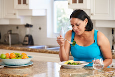En 25 estados de EE.UU. las tasas de obesidad de los adultos superaron el 30% en el año 2017, lo que indica que es un gran desafío a vencer. Las razones para proponerse alcanzar un peso saludable van más allá de la estética: conoce todas las enfermedades que son evitables si no tienes sobrepeso.
