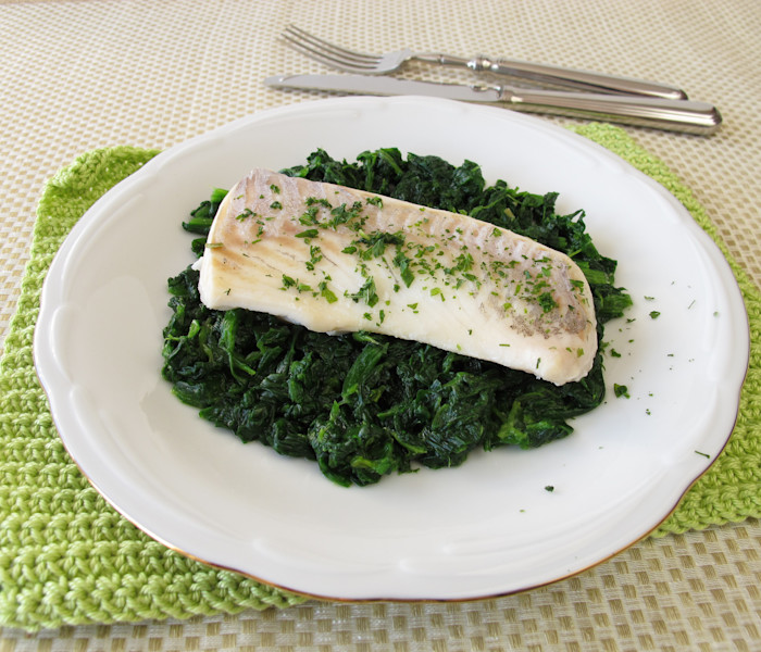 Un pescado delicioso al que hay que removerle el exceso de sal.