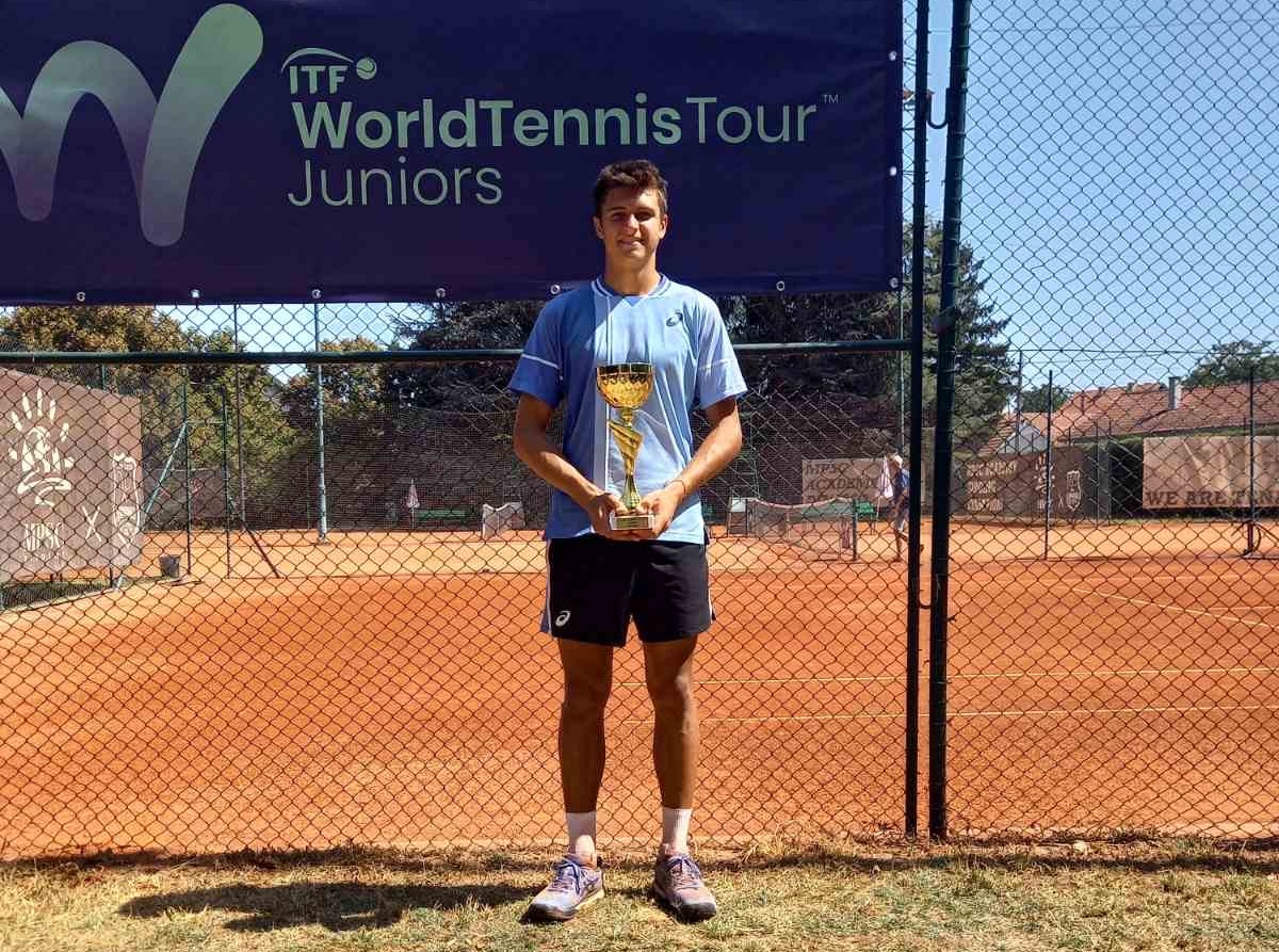 Сашко Василев