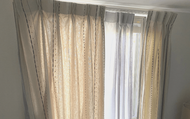 子供部屋で採用した片開きカーテン