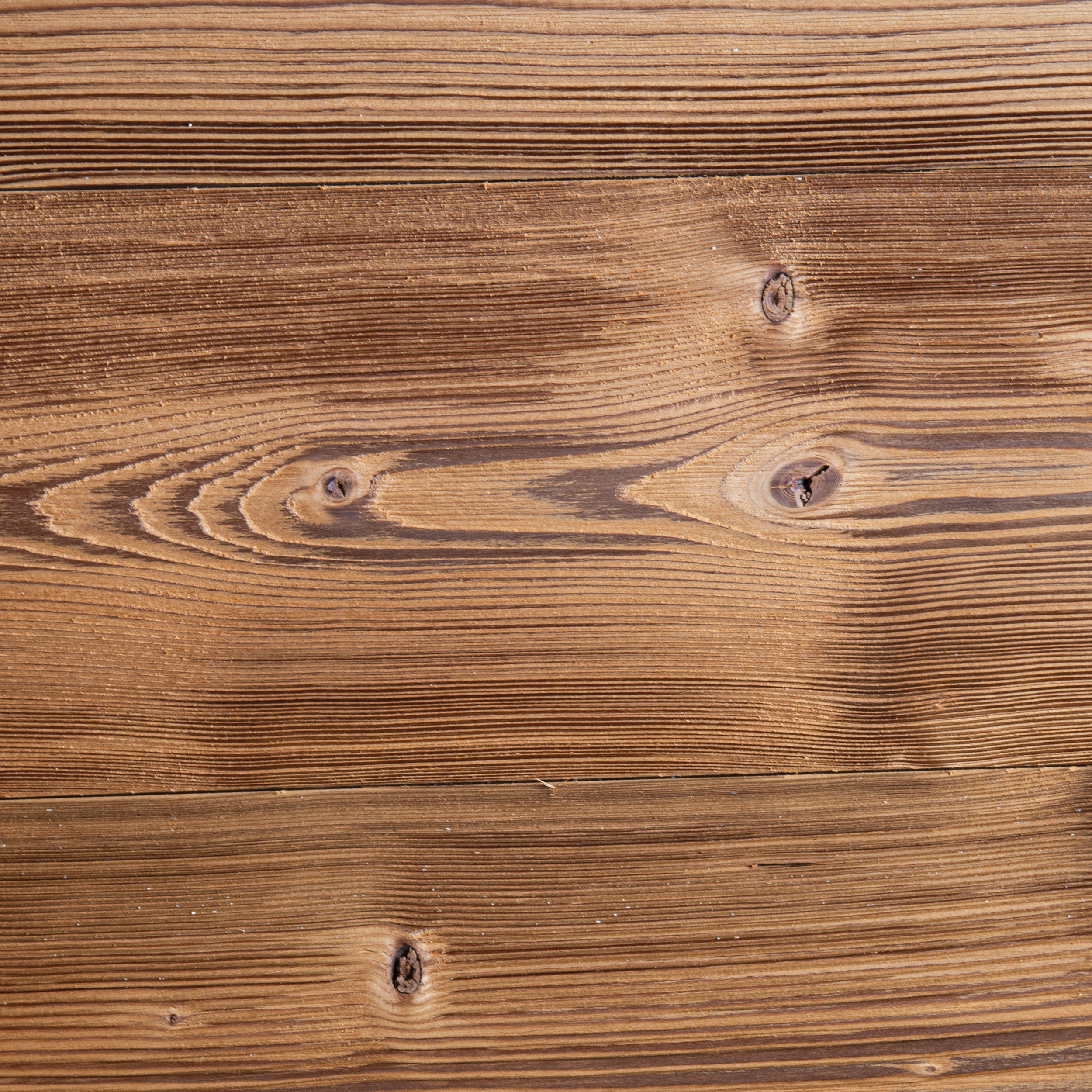 Heat-treated brushed pine