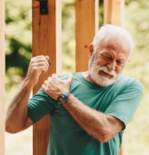 Hombre con Dolor muscular