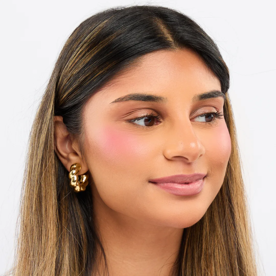 3 Ways To Apply Blush For Different Looks