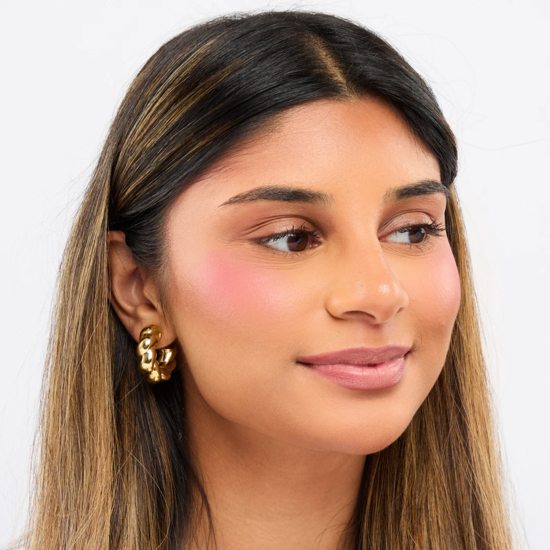 3 Ways To Apply Blush For Different Looks