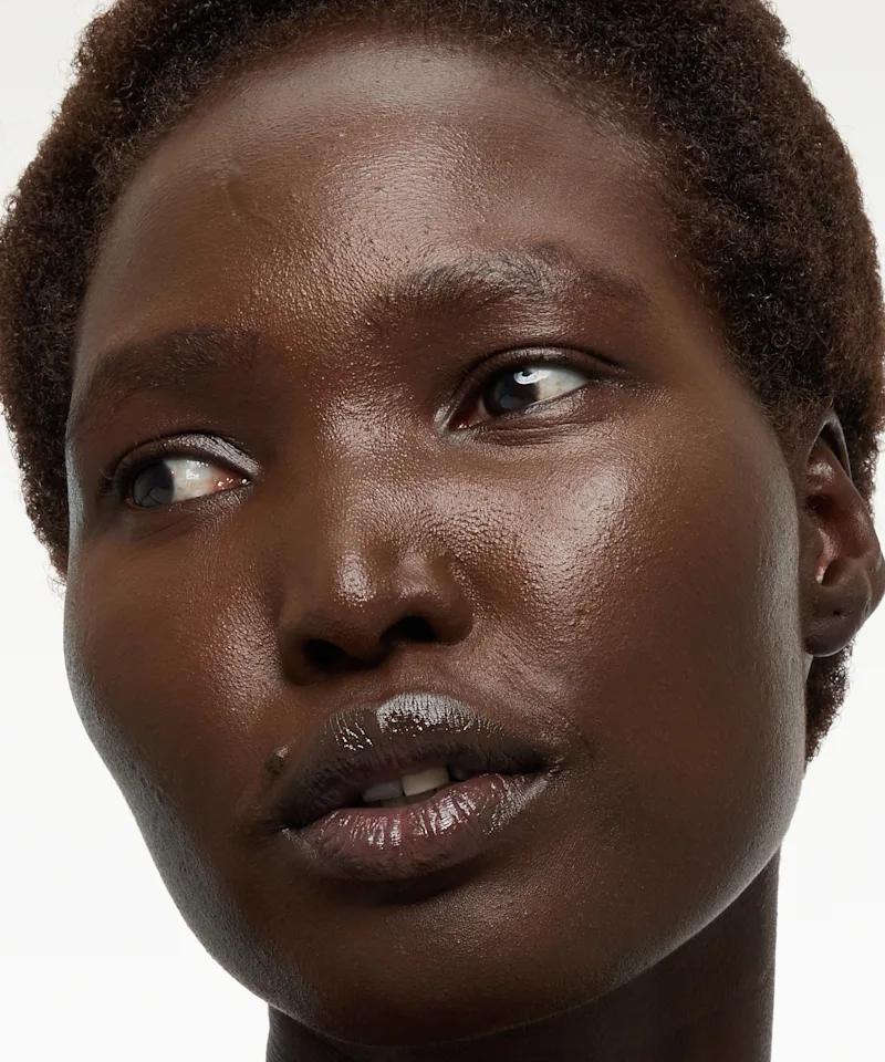 Conker concealer worn by Anaai Kwai