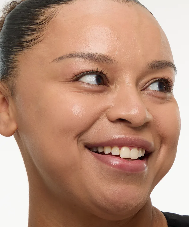 Honey concealer worn by Olivia Metz