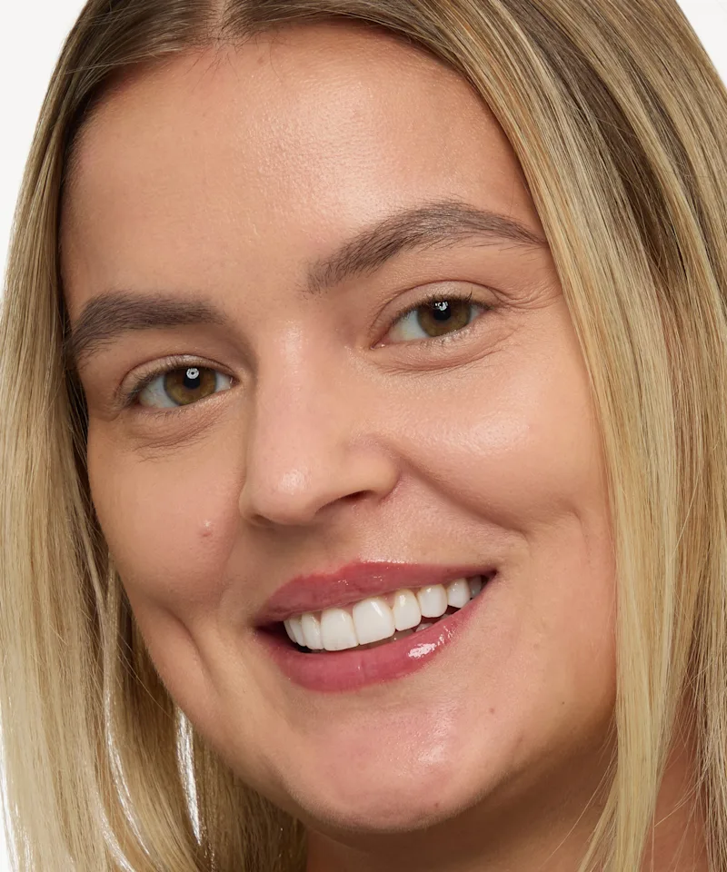 Peanut concealer worn by Olivia Niziolek