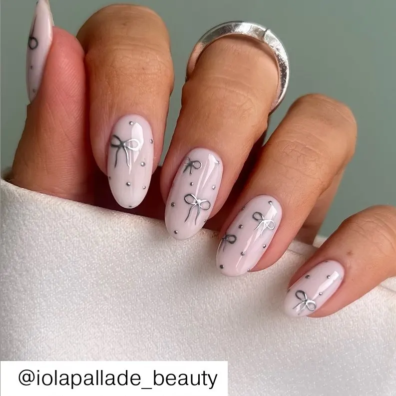 36 Christmas Nail Designs for 2025