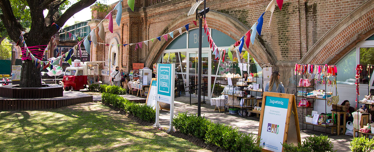 Estación Federal en Buenos Aires: bazar de artesanías y recuerdos nacionales