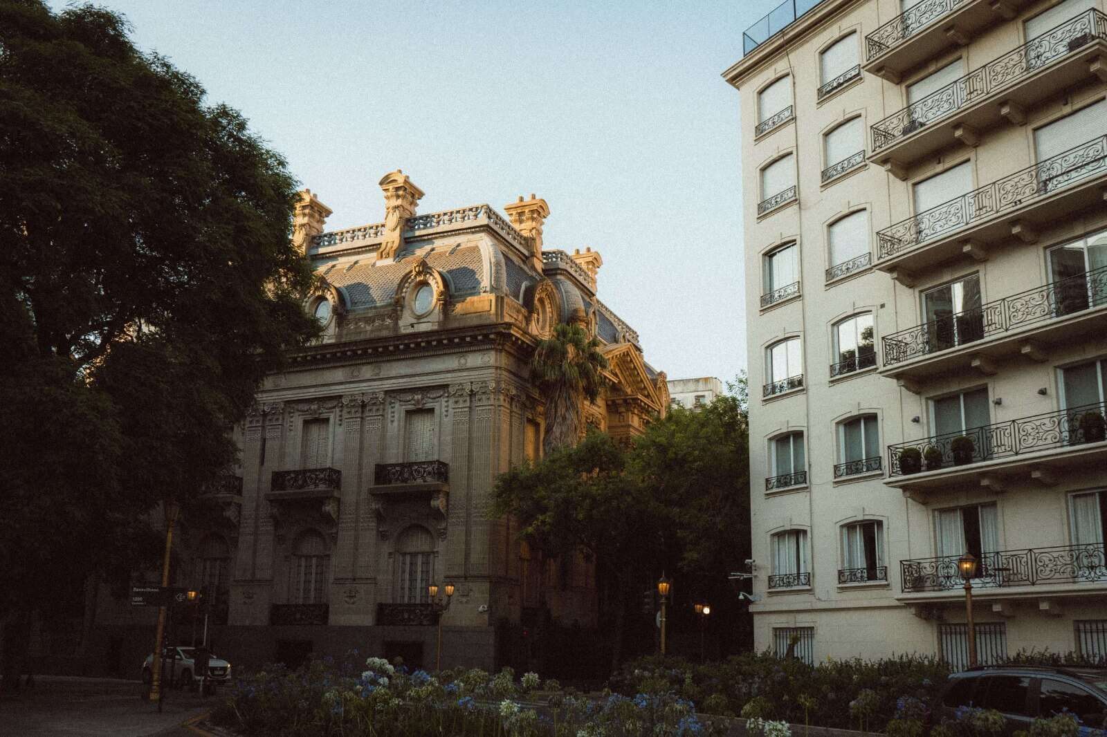 La Influencia Francesa en la Arquitectura de Retiro: Un Paseo por la Elegancia del Pasado