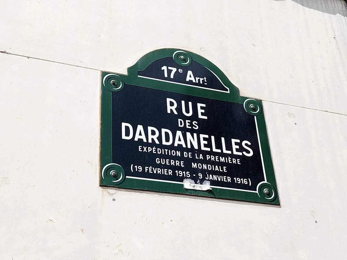 Street sign: Rue des Dardanelles