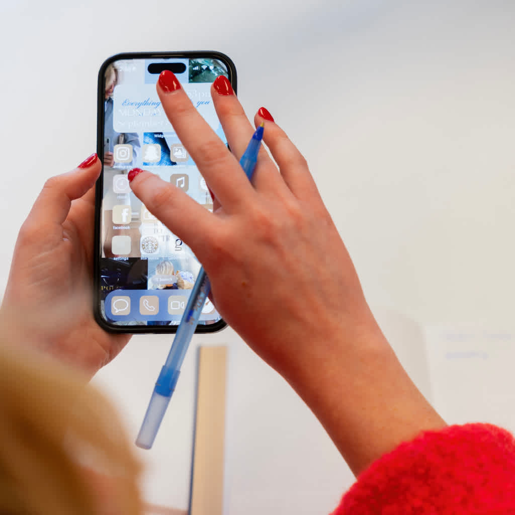 Social Media Management Elevate Brand Presence Moonello