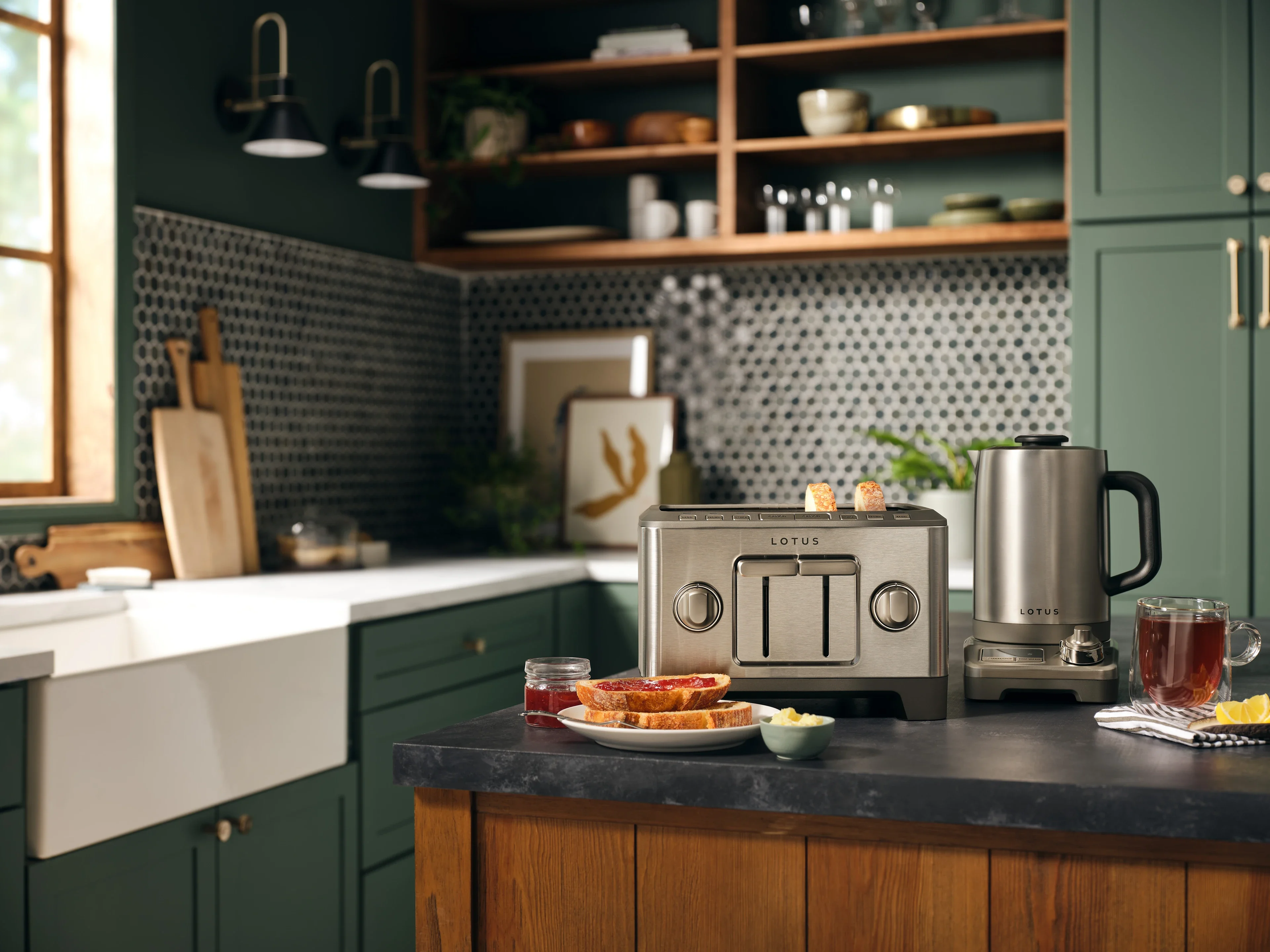 toast in the four slice™ precision toaster model ltstr504