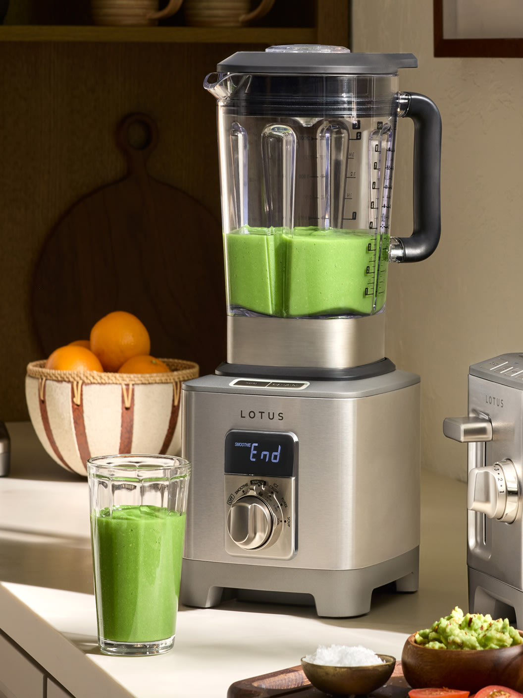 green whole juice in the power spin™ infinite speed control blender model ltsbl500